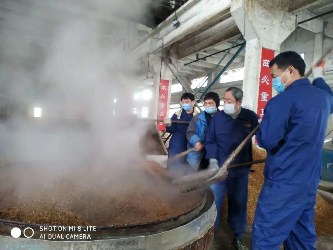 <b>嚴抓疫情防控，堅守手工釀造，心心酒業(yè)有序復工復產</b>